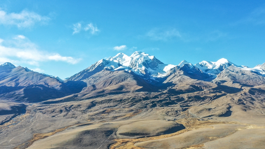 西藏当雄：念青唐古拉山脉雪景